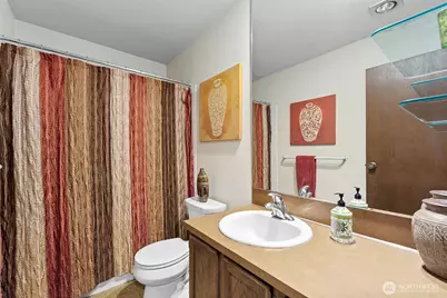 11300 1st Avenue NE #224, Seattle, WA 98125 - Photo 8