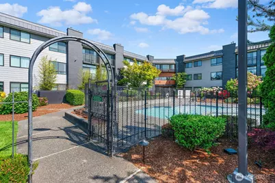 11300 1st Avenue NE #224, Seattle, WA 98125 - Photo 24