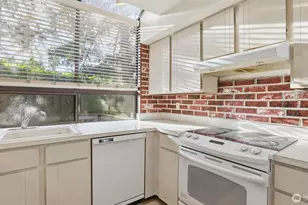 1850 Grant Ave S, Renton, WA 98055 - Photo 12