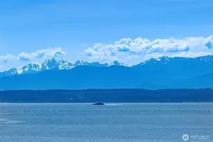 5608 Tara Dr, Freeland, WA 98249 - Photo 2