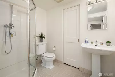 1533 Shenandoah Drive E, Seattle, WA 98112 - Photo 28