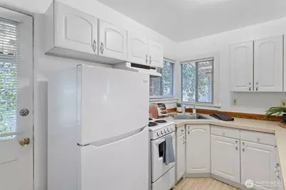 19028 15th Avenue NE, Shoreline, WA 98155 - Photo 14