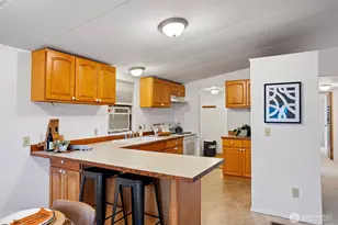 19015 16th Ave NE, Shoreline, WA 98155 - Photo 8