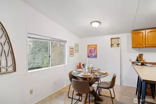 19015 16th Ave NE, Shoreline, WA 98155 - Photo 8