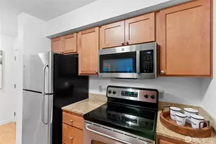 300 High School Rd NE, Bainbridge Island, WA 98110 - Photo 10