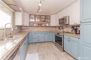 10240 Kiwa Dr SE, Olympia, WA 98513 - Photo 16