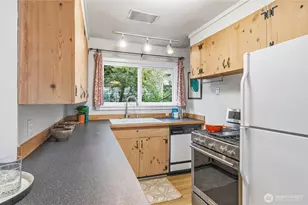 3043 38th Ave SW, Seattle, WA 98126 - Photo 8