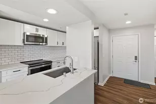 3028 Western Ave, Seattle, WA 98121 - Photo 12