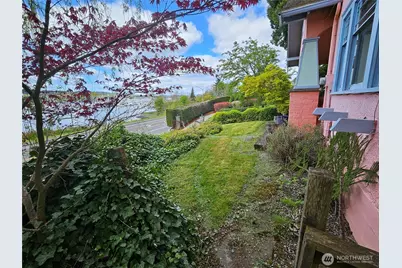 1130 East Bay Drive NE, Olympia, WA 98506 - Photo 10