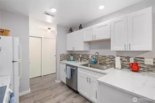 4118 212th St SW, Mountlake Terrace, WA 98043 - Photo 6