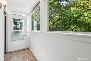 1425 Dexter Ave N, Seattle, WA 98109 - Photo 26