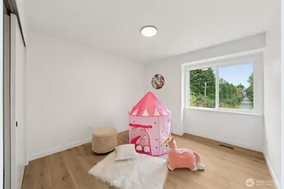 5622 Waller Road E, Tacoma, WA 98443 - Photo 10