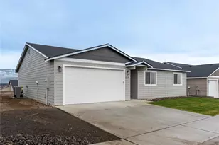 2378 2nd St SE, East Wenatchee, WA 98802 - Photo 2