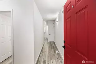 10706 59th Dr NE, Marysville, WA 98270 - Photo 4