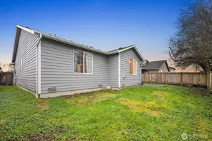 10706 59th Dr NE, Marysville, WA 98270 - Photo 32