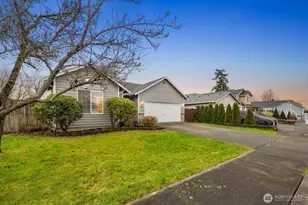 10706 59th Dr NE, Marysville, WA 98270 - Photo 2