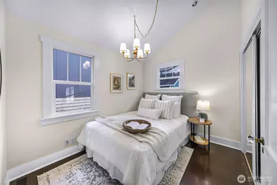 8907 5th Avenue NE, Seattle, WA 98115 - Photo 14