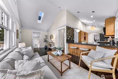 8907 5th Avenue NE, Seattle, WA 98115 - Photo 6