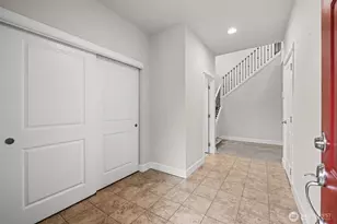 2817 208th Pl SW, Lynnwood, WA 98036 - Photo 2