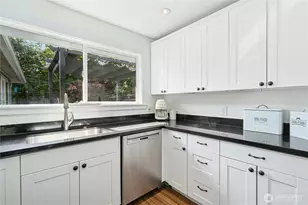 9359 31st Pl SW, Seattle, WA 98126 - Photo 12