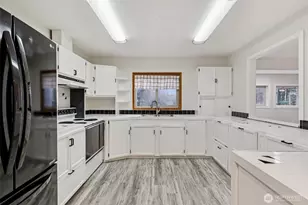 1095 Worthy Pl, Greenbank, WA 98253 - Photo 2