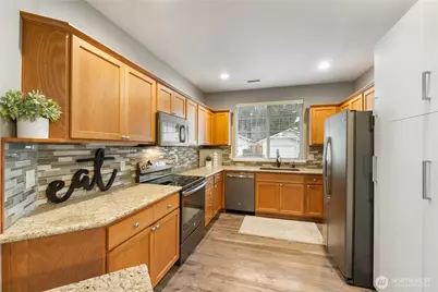 8300 Bainbridge Loop NE, Lacey, WA 98516 - Photo 8