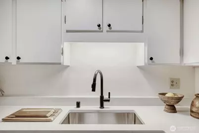 2501 Canterbury Lane E #215, Seattle, WA 98112 - Photo 12