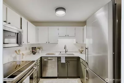 2501 Canterbury Lane E #215, Seattle, WA 98112 - Photo 10