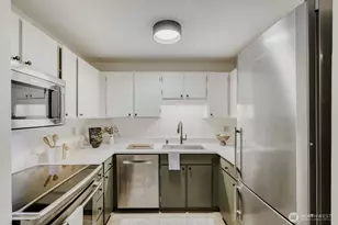 2501 Canterbury Ln E, Seattle, WA 98112 - Photo 10