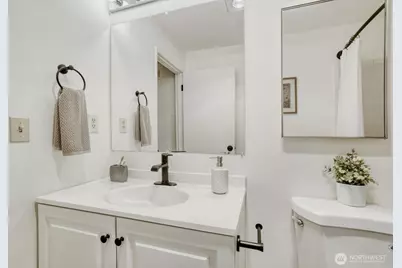 2501 Canterbury Lane E #215, Seattle, WA 98112 - Photo 20