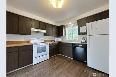 13051 37th Avenue NE, Seattle, WA 98125 - Photo 6