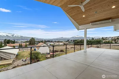 327 23rd Street NE, East Wenatchee, WA 98802 - Photo 10