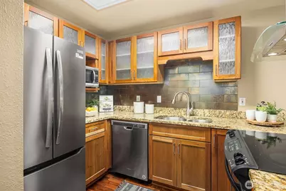 11058 NE 33rd Place #D3, Bellevue, WA 98004 - Photo 4