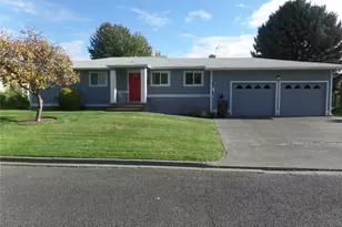 32 NE Tremont Dr, College Place, WA 99324 - Photo 1