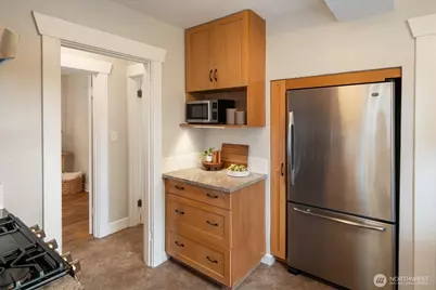 740 N 82nd Street, Seattle, WA 98103 - Photo 12