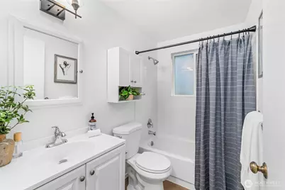 3811 NE 117th St, Seattle, WA 98125 - Photo 14