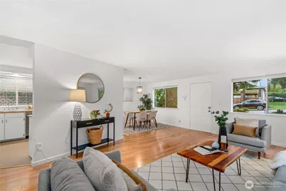 3811 NE 117th St, Seattle, WA 98125 - Photo 4