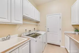 12115 Big Leaf Way NE, Redmond, WA 98053 - Photo 32