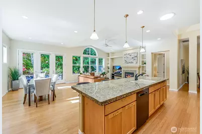 12115 Big Leaf Way NE, Redmond, WA 98053 - Photo 8