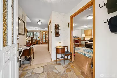 5318 W Tapps Drive E, Lake Tapps, WA 98391 - Photo 2