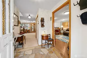 5318 W Tapps Dr E, Lake Tapps, WA 98391 - Photo 2