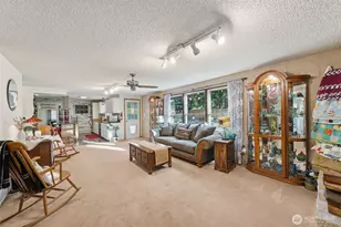 5318 W Tapps Dr E, Lake Tapps, WA 98391 - Photo 6