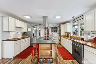 5318 W Tapps Dr E, Lake Tapps, WA 98391 - Photo 8