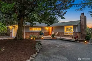 15612 38th Ave NE, Lake Forest Park, WA 98155 - Photo 2