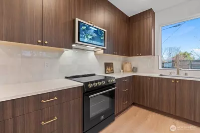 4106 49th Avenue SW, Seattle, WA 98116 - Photo 6