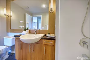 2721 1st Ave, Seattle, WA 98121 - Photo 16