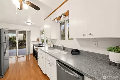 21850 14th Avenue S, Des Moines, WA 98198 - Photo 10