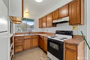 1006 Fidalgo St, Sedro Woolley, WA 98284 - Photo 10