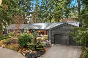 7 Lewis Ln, Mercer Island, WA 98040 - Photo 2