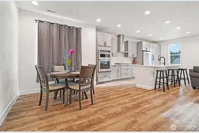 18300 121st Place SE, Renton, WA 98058 - Photo 4